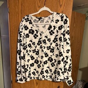 Ann Taylor Black and White Floral Blouse